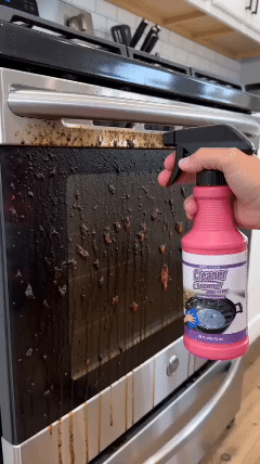 Degreaser restoring a greasy surface